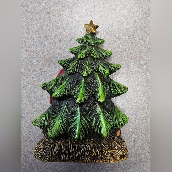 Kneeling Santa with Baby Jesus Ceramic Figure Christmas Nativity - Picture 5 of 8